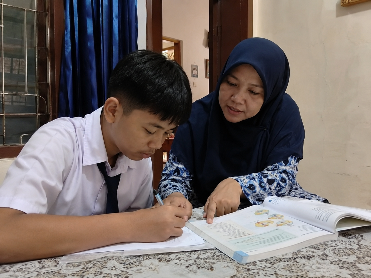 Homeschooling Tandes Surabaya Kegiatan belajar homeschooling Tandes Surabaya bersama guru HS Sriwijaya Edu